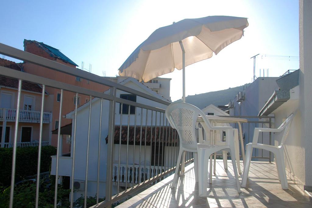 Apartmani Bonik Budva Bilik gambar