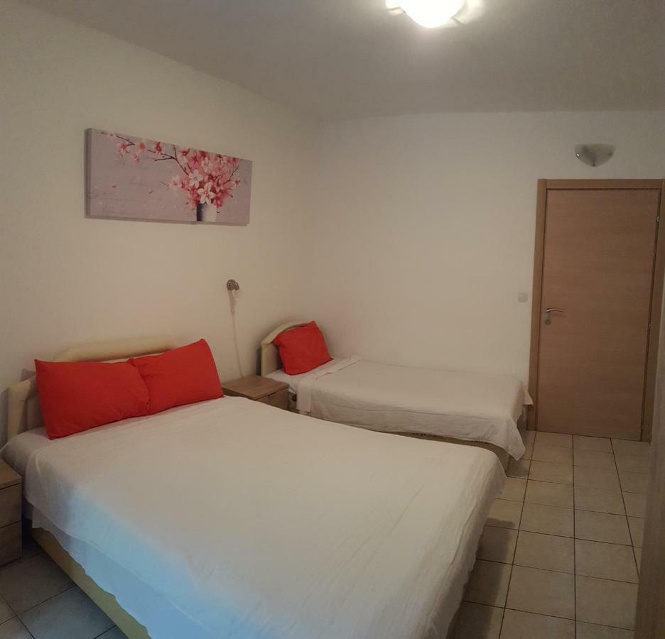 Apartmani Bonik Budva Bilik gambar